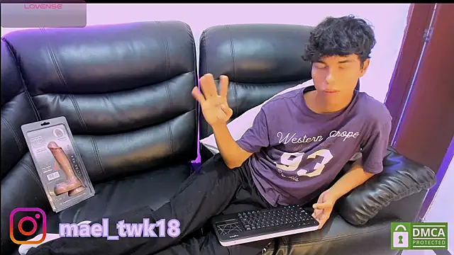 Snapshot of Mael_Twink chatting on 04/11/26, 07:07 Mael Twink online show from 04/11/26, 07:07