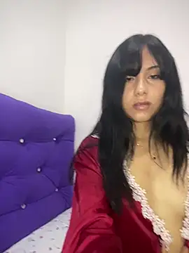 Snapshot of mia24xxx chatting on 04/07/26, 12:22 mia24xxx online show from 04/07/26, 12:22