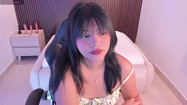 Snapshot of MILLYEVANS1 chatting on 05/01/26, 03:11 MILLYEVANS1 online show from 05/01/26, 03:11