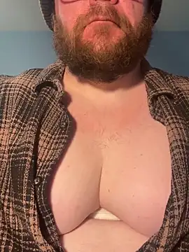 Snapshot of hugemanbreasts chatting on 03/29/26, 02:55 hugemanbreasts online show from 03/29/26, 02:55