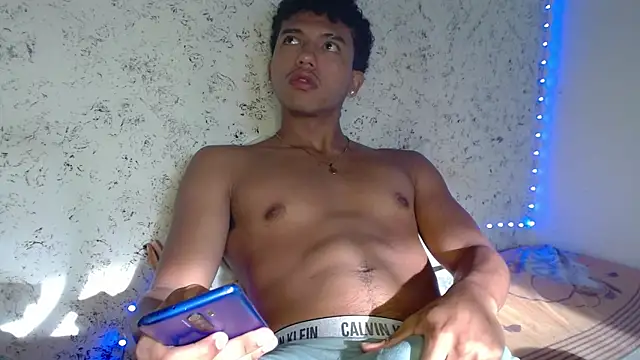 Snapshot of tonydesire_ chatting on 04/15/26, 09:59 tonydesire online show from 04/15/26, 09:59