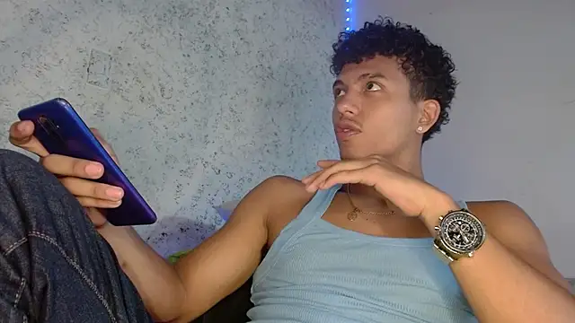 Snapshot of tonydesire_ chatting on 04/18/26, 08:53 tonydesire online show from 04/18/26, 08:53