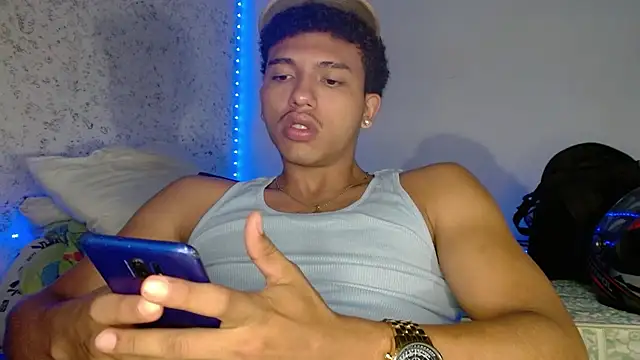 Snapshot of tonydesire_ chatting on 04/19/26, 09:28 tonydesire online show from 04/19/26, 09:28
