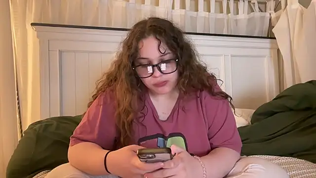 Snapshot of Seraphinawild chatting on 04/24/26, 06:16 Seraphinawild online show from 04/24/26, 06:16