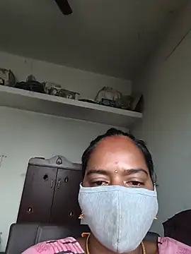 Snapshot of Tamil_Sangeetha chatting on 07/12/26, 01:07 Tamil Sangeetha online show from 07/12/26, 01:07