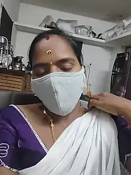 Snapshot of Tamil_Sangeetha chatting on 07/14/26, 04:02 Tamil Sangeetha online show from 07/14/26, 04:02