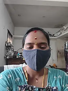 Snapshot of Tamil_Sangeetha chatting on 07/15/26, 04:07 Tamil Sangeetha online show from 07/15/26, 04:07
