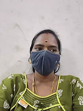 Snapshot of Tamil_Sangeetha chatting on 07/19/26, 01:37 Tamil Sangeetha online show from 07/19/26, 01:37