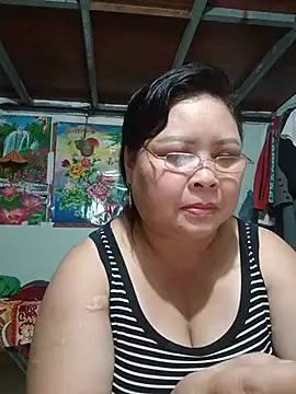 Snapshot of Monglan-c chatting on 06/17/26, 01:12 Monglan-c online show from 06/17/26, 01:12