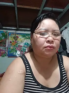 Snapshot of Monglan-c chatting on 06/18/26, 01:17 Monglan-c online show from 06/18/26, 01:17