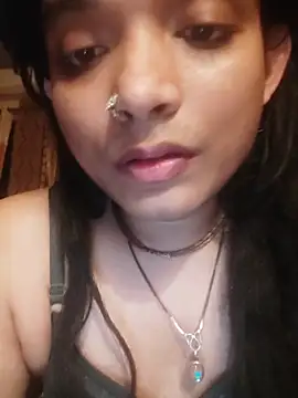 SweetTsAngel online show from 05/05/26, 06:05