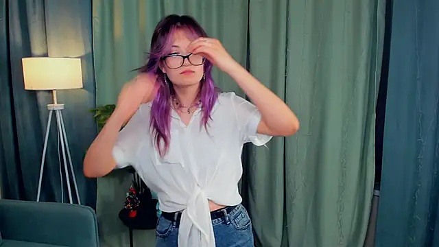 Snapshot of SuRenzi chatting on 03/31/26, 05:02 SuRenzi online show from 03/31/26, 05:02