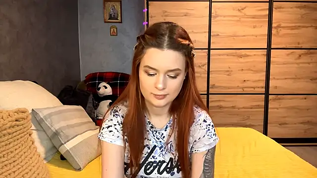 FoxyEmma online show from 04/23/26, 01:13