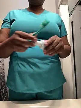 Snapshot of Sweetie8582 chatting on 04/04/26, 09:51 Sweetie8582 online show from 04/04/26, 09:51