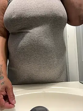 Snapshot of Sweetie8582 chatting on 04/14/26, 12:38 Sweetie8582 online show from 04/14/26, 12:38