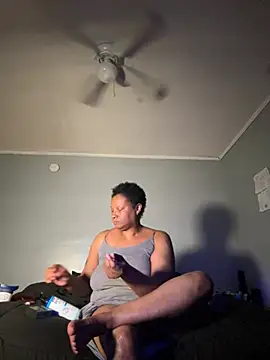 Snapshot of Sweetie8582 chatting on 04/16/26, 12:11 Sweetie8582 online show from 04/16/26, 12:11