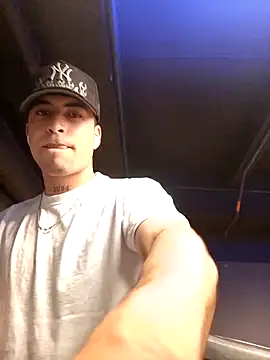 Snapshot of nico_herrera__ chatting on 04/05/26, 05:21 nico herrera online show from 04/05/26, 05:21