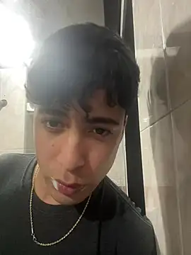 Snapshot of nico_herrera__ chatting on 06/25/26, 02:11 nico herrera online show from 06/25/26, 02:11