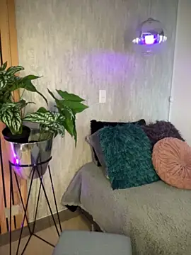 Snapshot of EmmaVonn chatting on 04/07/26, 07:36 EmmaVonn online show from 04/07/26, 07:36