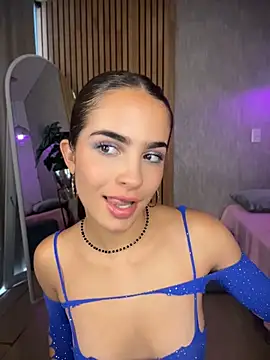 Snapshot of EmmaVonn chatting on 04/16/26, 09:39 EmmaVonn online show from 04/16/26, 09:39