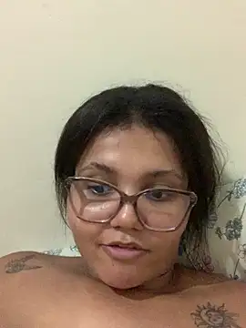 Snapshot of viviboraaaa chatting on 04/20/26, 12:46 viviboraaaa online show from 04/20/26, 12:46