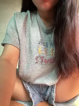 Snapshot of Gina-li chatting on 04/07/26, 01:06 Gina-li online show from 04/07/26, 01:06