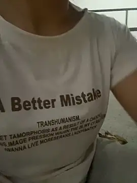 Snapshot of Gina-li chatting on 04/15/26, 11:28 Gina-li online show from 04/15/26, 11:28