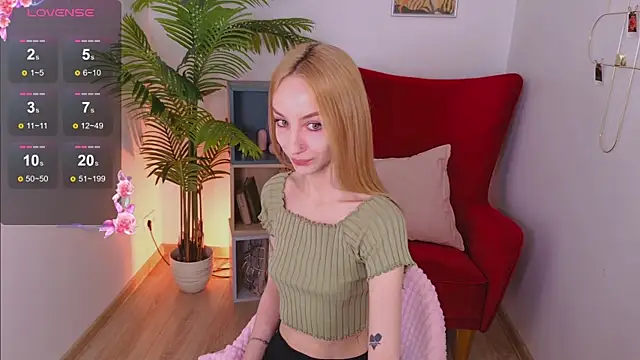 Snapshot of Melrose_ chatting on 05/19/26, 09:32 Melrose online show from 05/19/26, 09:32