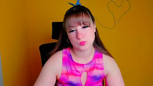 Snapshot of Tiffani_Angel chatting on 05/19/26, 05:58 Tiffani Angel online show from 05/19/26, 05:58