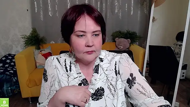 Snapshot of QUEEN02030 chatting on 05/31/26, 06:09 QUEEN02030 online show from 05/31/26, 06:09
