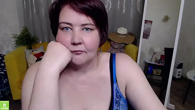 Snapshot of QUEEN02030 chatting on 06/05/26, 09:59 QUEEN02030 online show from 06/05/26, 09:59