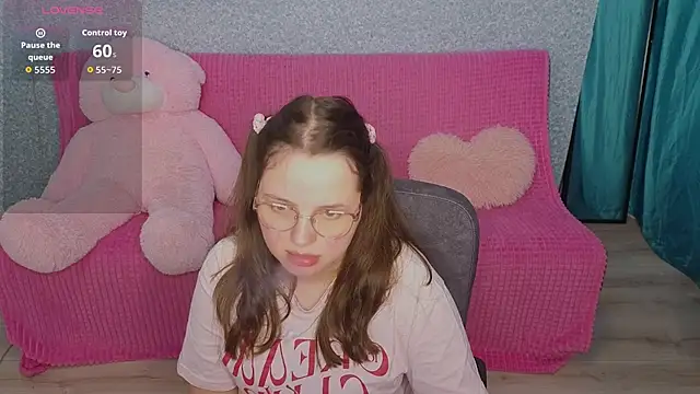 Snapshot of SofiDreamm chatting on 05/04/26, 07:43 SofiDreamm online show from 05/04/26, 07:43