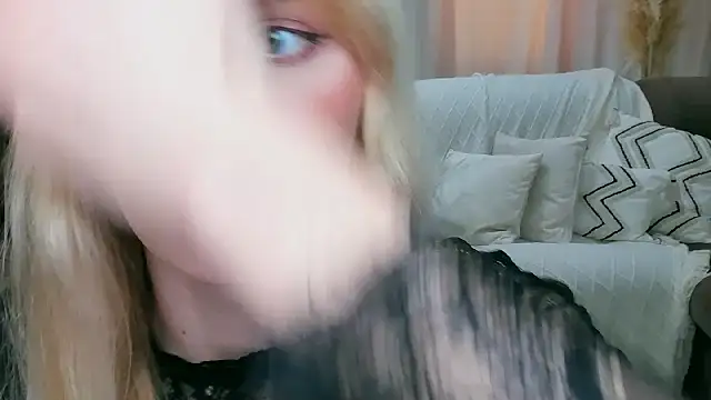 blonde  flirt online show from 04/09/26, 08:20