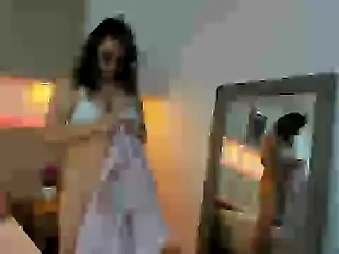 Snapshot of Ellaa_honey chatting on 04/04/26, 01:08 Ellaa honey online show from 04/04/26, 01:08