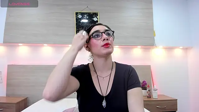 Snapshot of Ellaa_honey chatting on 04/15/26, 07:58 Ellaa honey online show from 04/15/26, 07:58