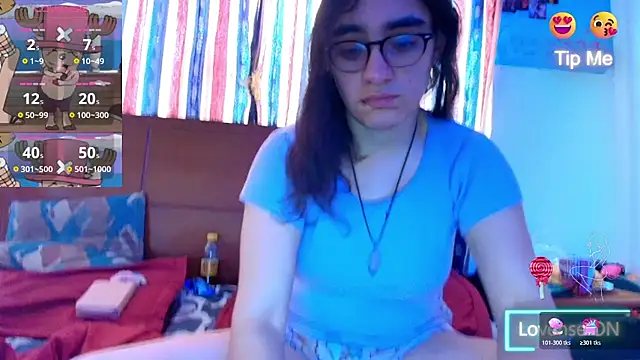 Snapshot of Ellaa_honey chatting on 05/27/26, 04:26 Ellaa honey online show from 05/27/26, 04:26