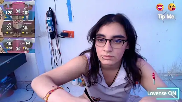 Snapshot of Ellaa_honey chatting on 06/03/26, 06:24 Ellaa honey online show from 06/03/26, 06:24