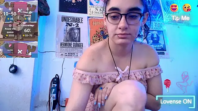 Snapshot of Ellaa_honey chatting on 06/09/26, 06:19 Ellaa honey online show from 06/09/26, 06:19