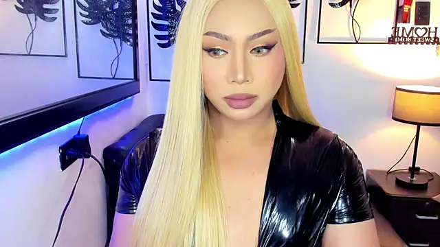 Snapshot of _YourBeautifulShemale_ chatting on 05/19/26, 09:37 YourBeautifulShemale online show from 05/19/26, 09:37