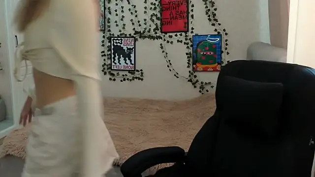 Snapshot of Emmarayder chatting on 06/08/26, 11:10 Emmarayder online show from 06/08/26, 11:10