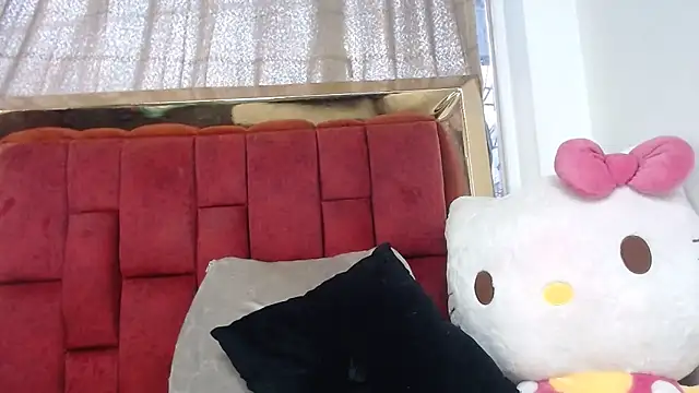Snapshot of mia_rousse_vc chatting on 05/11/26, 04:04 mia rousse vc online show from 05/11/26, 04:04