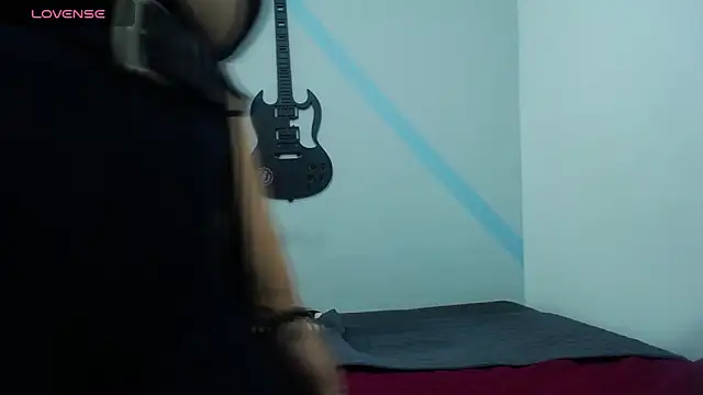 Luna  white online show from 03/31/26, 04:40