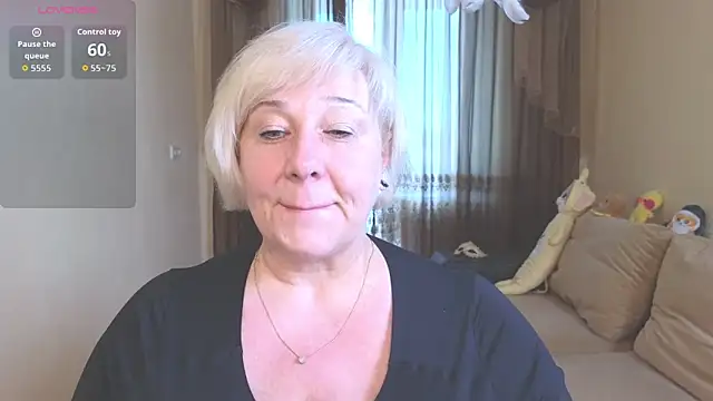 Snapshot of Milane_Milky chatting on 04/17/26, 04:48 Milane Milky online show from 04/17/26, 04:48