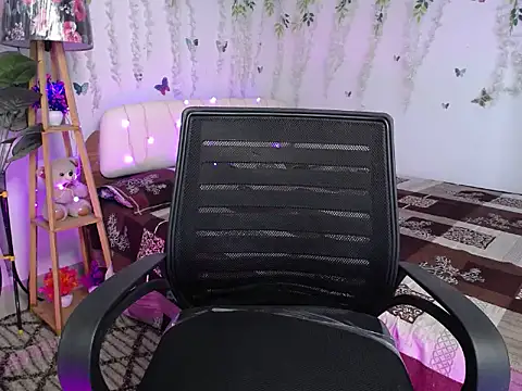 Naughty Stripgirl0 online show from 04/20/26, 07:44