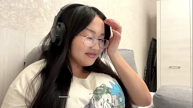 Feylinmay online show from 04/07/26, 10:20