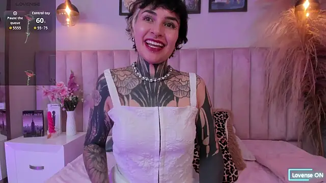 Luana fiore online show from 04/07/26, 12:38