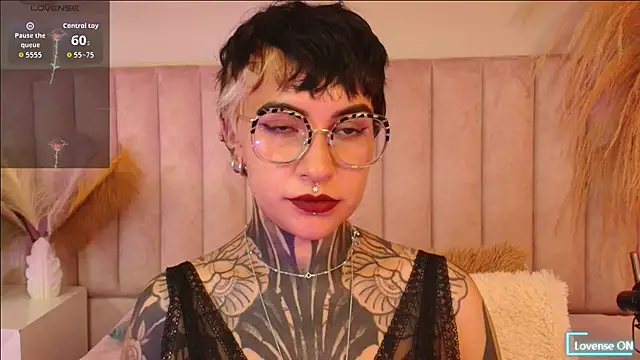 Luana fiore online show from 04/20/26, 12:19