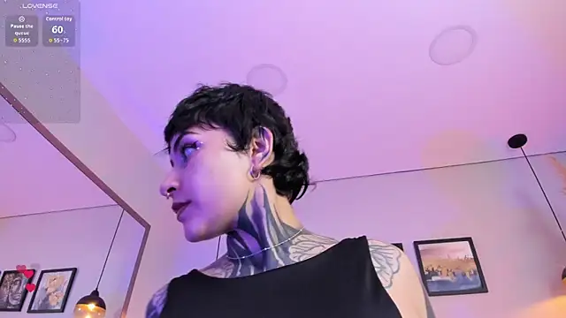 Luana fiore online show from 05/12/26, 12:13