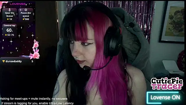 Snapshot of CutieTracer chatting on 05/11/26, 12:22 CutieTracer online show from 05/11/26, 12:22