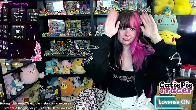 Snapshot of CutieTracer chatting on 05/25/26, 03:07 CutieTracer online show from 05/25/26, 03:07